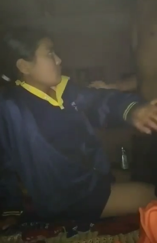 Nepali Bf le Gf lai Jabarjasti Chikdai